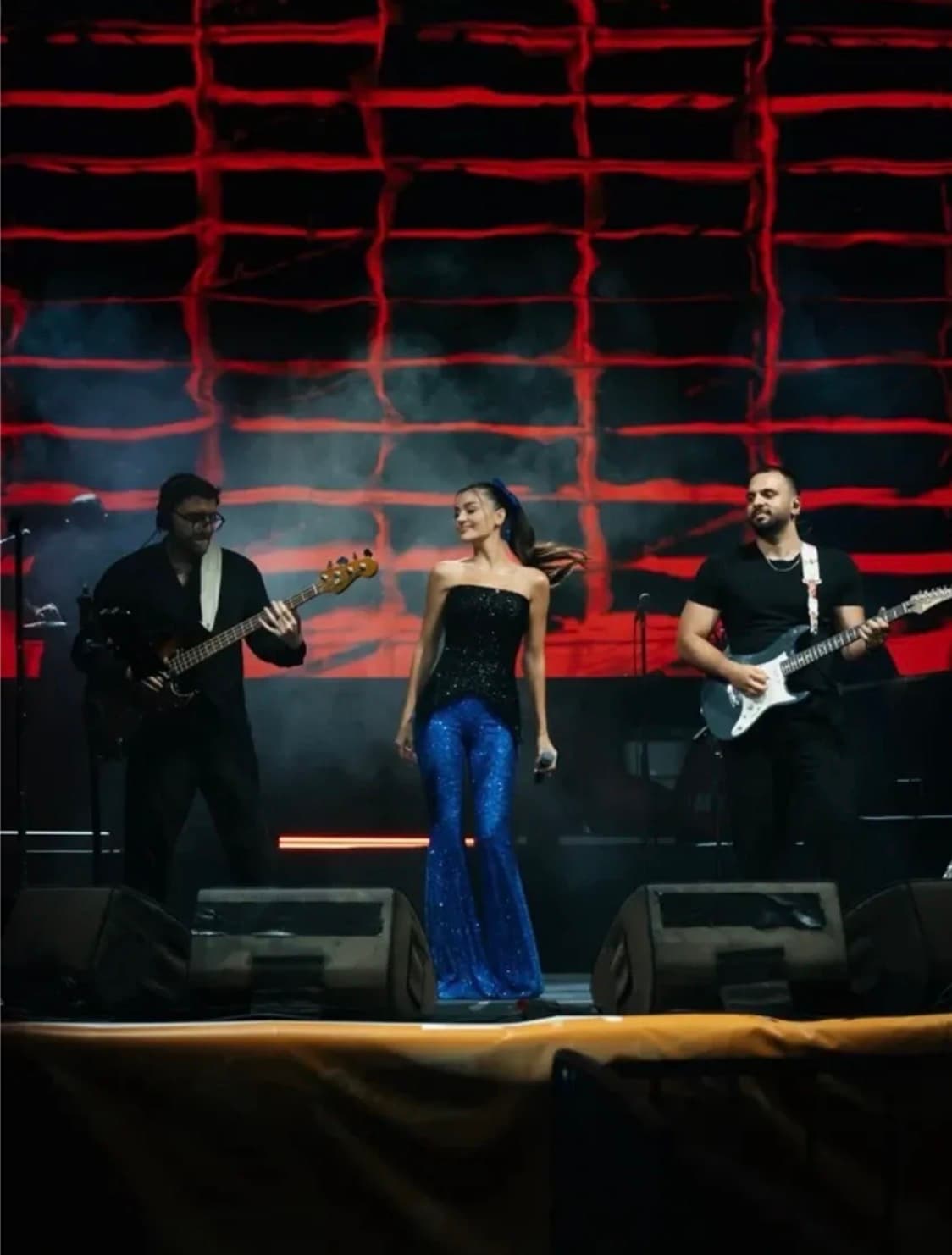 Elif Buse Doğan'dan seyirci şaşkınlığı! "Herkes kayısı toplamaya mı gitti?"
